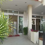 De La