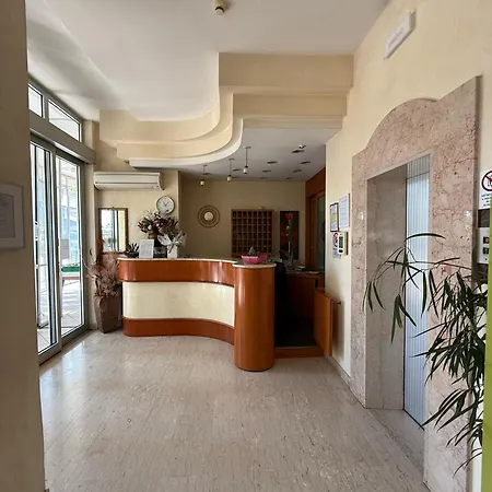 De La Hotel 3*