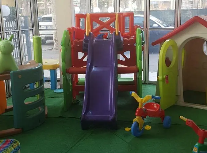 De La Hotel 3*