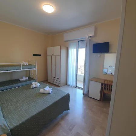 De La Hotel 3*