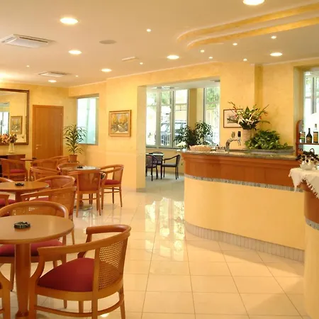 De La Hotel 3*