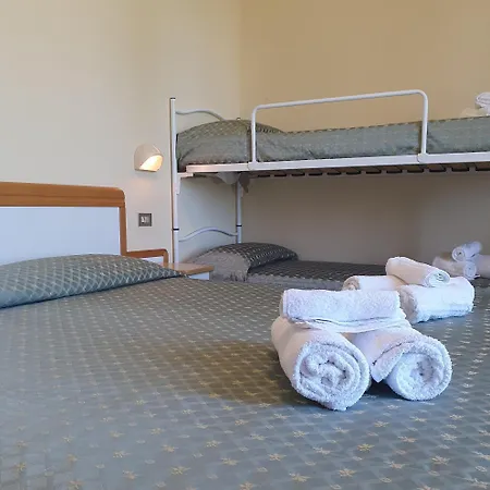 De La Hotel 3*